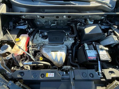 Used 2018 Toyota RAV4 XLE image 28