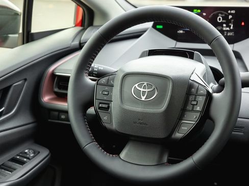 New 2026 Toyota Prius Plug-In Hybrid FWD image 10