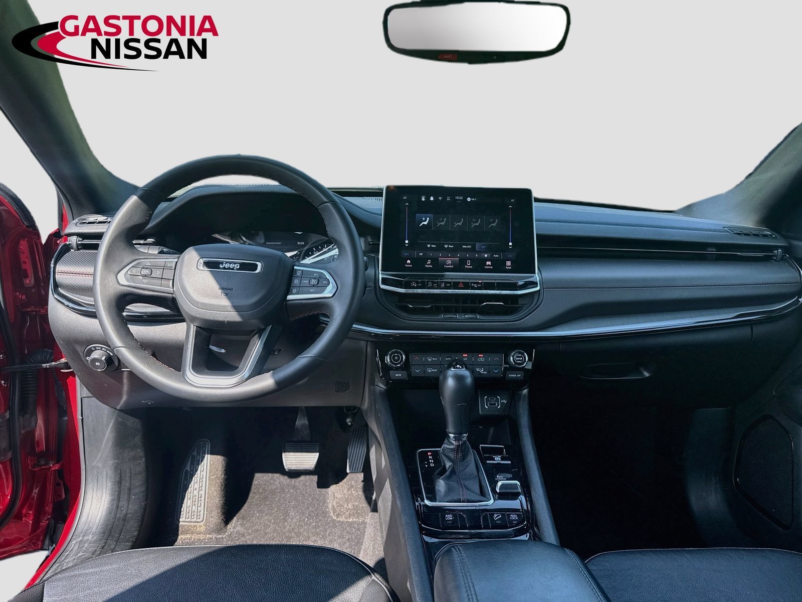 Used 2025 Jeep Compass Trailhawk AWD/4WD image 30