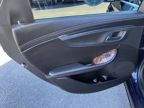Used 2015 Chevrolet Impala LT image 19