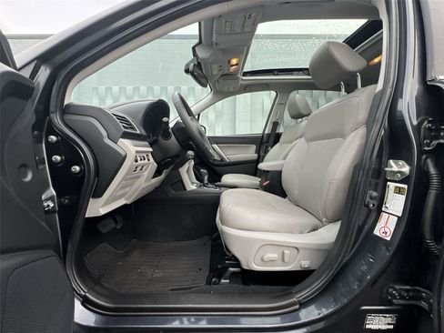 Used 2016 Subaru Forester 2.5i Touring w/ Eyesight & Navigation System image 10