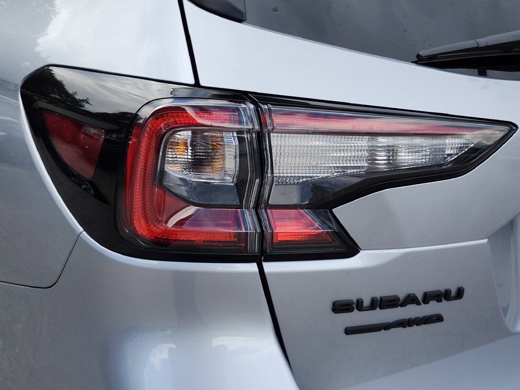 Certified 2025 Subaru Outback Onyx Edition AWD/4WD image 8