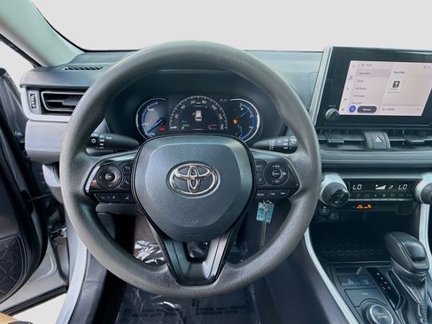 Used 2024 Toyota RAV4 LE AWD/4WD image 10