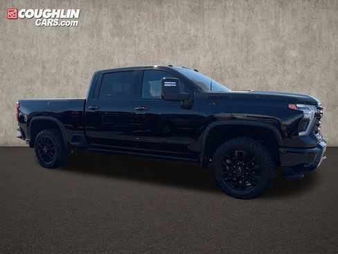 Used 2025 Chevrolet Silverado 3500 High Country w/ High Country Premium Package AWD/4WD image 7