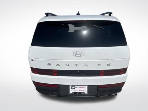 Used 2025 Hyundai Santa Fe SEL FWD image 4