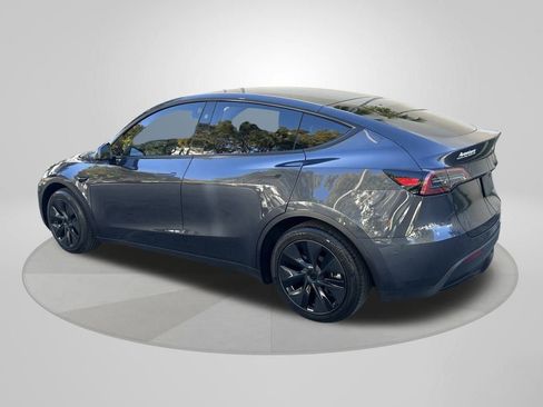 Used 2025 Tesla Model Y Long Range image 5