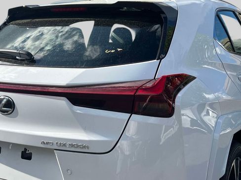 New 2026 Lexus UX 300h AWD image 9