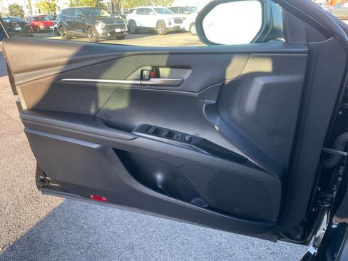 Used 2025 Toyota Camry LE image 18