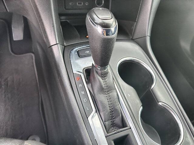 Used 2020 Chevrolet Equinox Premier w/ Premier Redline Edition FWD image 15