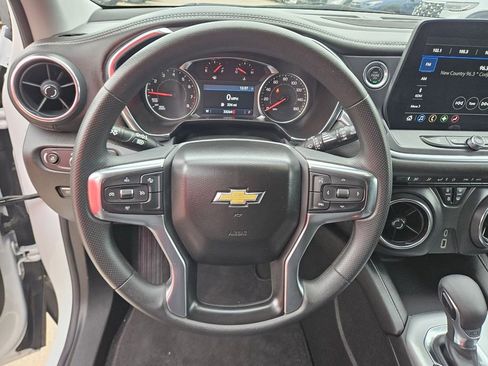 Used 2025 Chevrolet Blazer LT FWD image 18