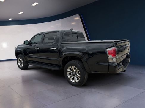 Used 2019 Toyota Tacoma Limited image 3