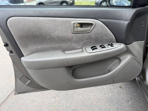 Used 2001 Toyota Camry LE FWD image 21
