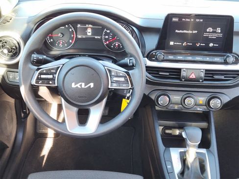 Certified 2024 Kia Forte LXS w/ LXS Technology Package image 25