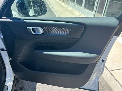 Used 2025 Volvo XC40 B5 Plus AWD/4WD image 14