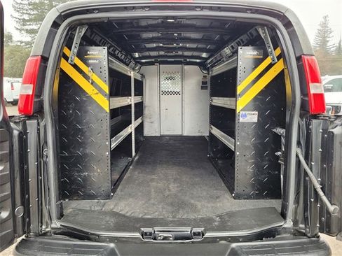 Used 2023 GMC Savana 3500 Extended w/ Driver Convenience Package image 27