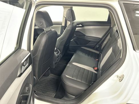 Certified 2022 Volkswagen Taos SEL AWD/4WD image 21