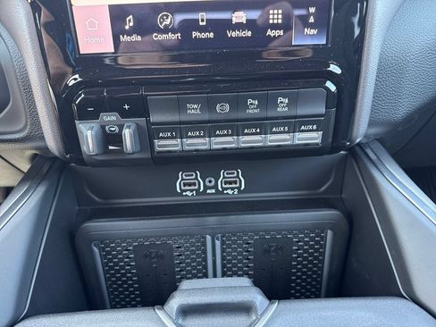 New 2026 RAM 2500 Big Horn AWD/4WD image 20