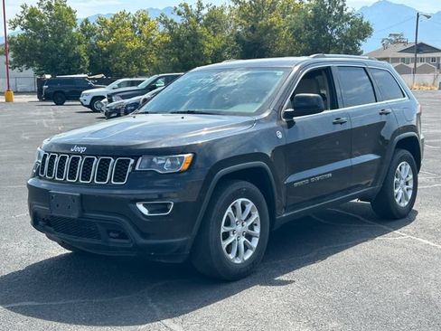 Used 2021 Jeep Grand Cherokee Laredo AWD/4WD image 8