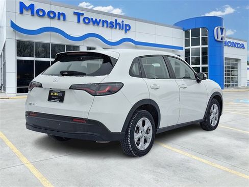 Used 2023 Honda HR-V LX image 6