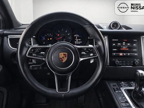 Used 2018 Porsche Macan image 12