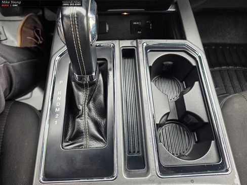 Used 2015 Ford F150 XLT w/ Equipment Group 302A Luxury AWD/4WD image 28