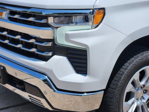 Used 2025 Chevrolet Silverado 1500 LTZ AWD/4WD image 8