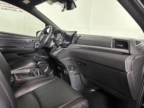 Used 2023 Honda Odyssey Sport image 31