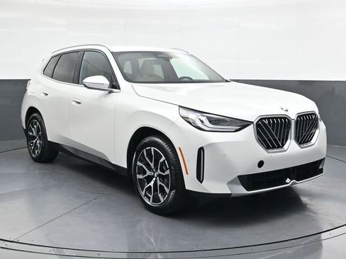 Used 2026 BMW X3 xDrive30 w/ Premium Package image 2