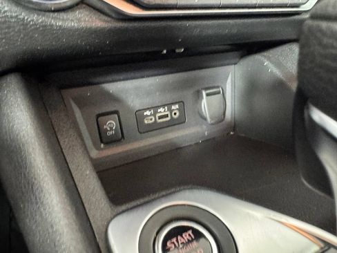 Used 2024 Nissan Sentra SV FWD image 29