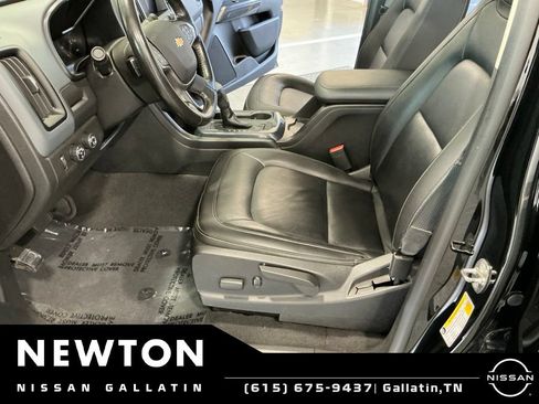 Used 2020 Chevrolet Colorado Z71 w/ Z71 Midnight Edition AWD/4WD image 18