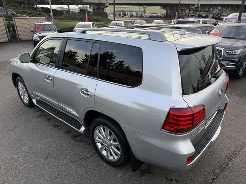 Used 2009 Lexus LX 570 Base image 13