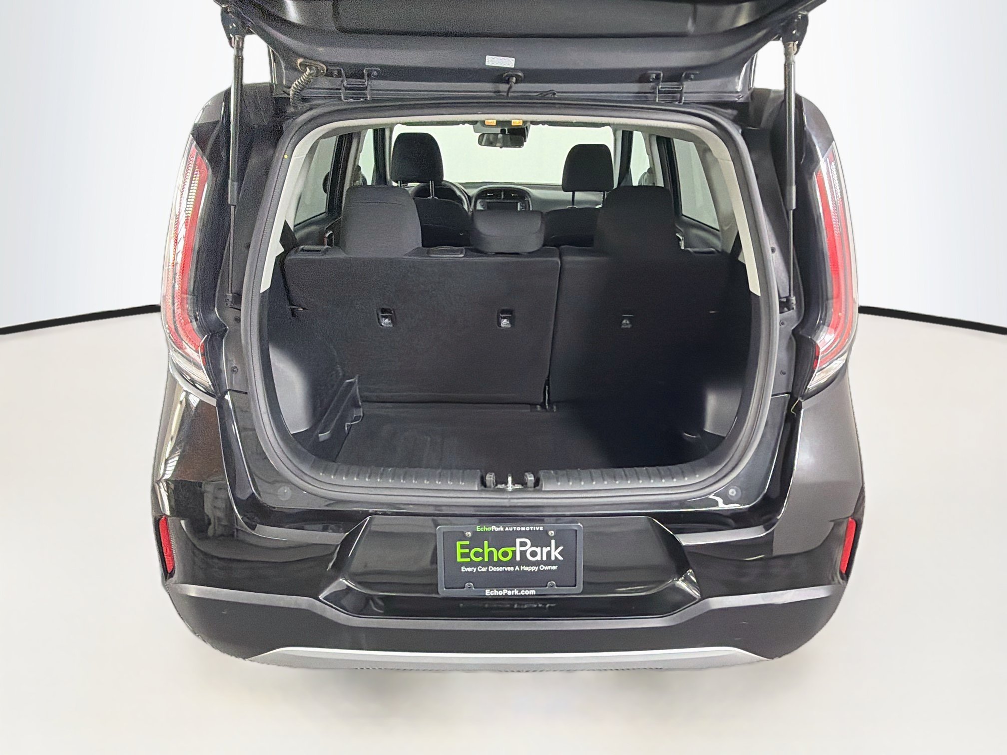 Used 2025 Kia Soul LX w/ LX Technology Package FWD image 29