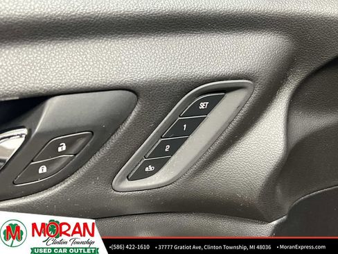 Used 2020 GMC Acadia SLT w/ Driver Alert Package II image 19