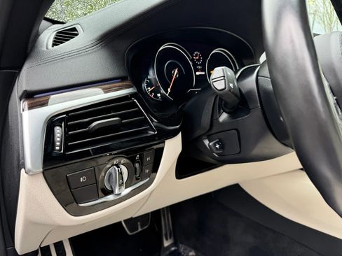 Used 2018 BMW 530e xDrive AWD/4WD image 23