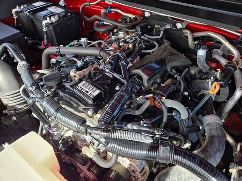 Certified 2025 Toyota Tacoma TRD Sport w/ TRD Sport Upgrade Package image 19