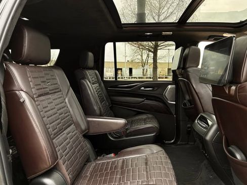 Used 2022 Cadillac Escalade ESV Sport Platinum image 31