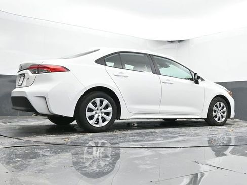 Used 2025 Toyota Corolla LE image 47
