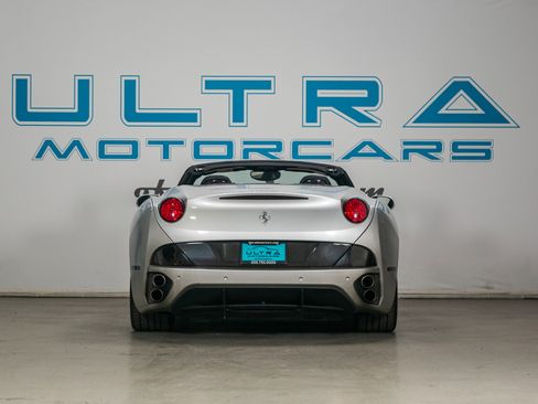Used 2012 Ferrari California image 17