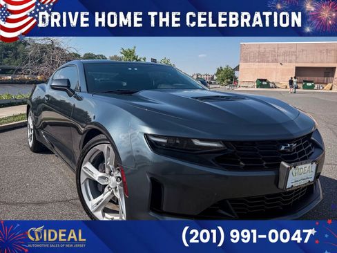 Used 2021 Chevrolet Camaro LT w/ Technology Package RWD image 1