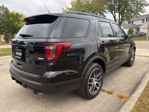 Used 2018 Ford Explorer Sport image 6