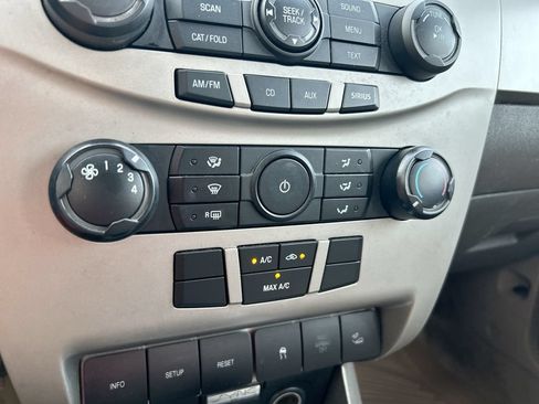 Used 2009 Ford Focus SEL FWD image 20