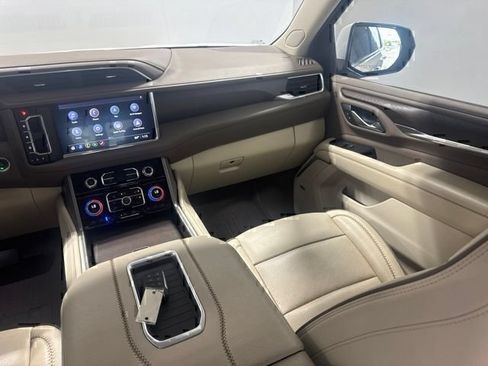 Used 2021 GMC Yukon Denali w/ Denali Premium Package RWD image 19