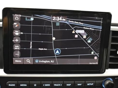 Used 2024 Hyundai Venue Limited FWD image 31