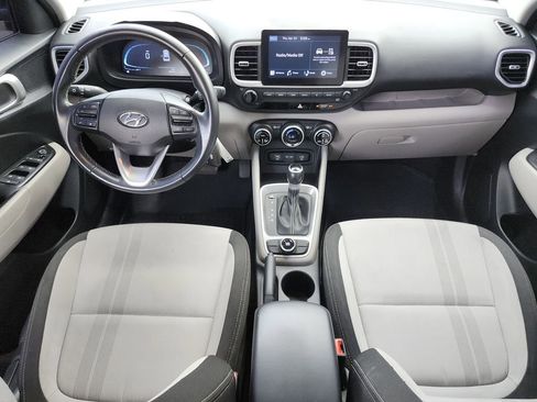 Used 2023 Hyundai Venue SEL FWD image 12