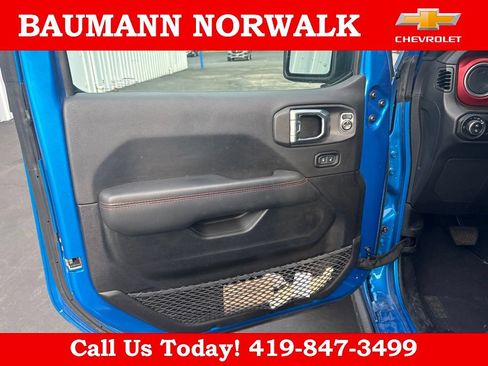 Used 2023 Jeep Gladiator Rubicon w/ Cold Weather Group AWD/4WD image 14