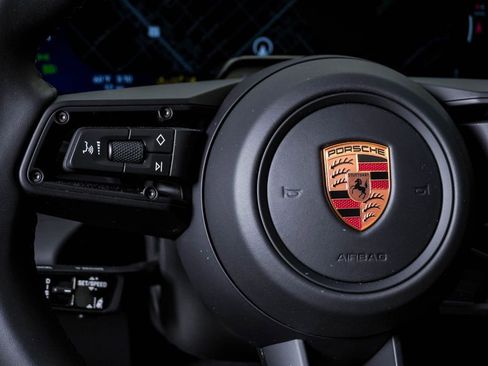 New 2026 Porsche Macan 4 Electric image 20