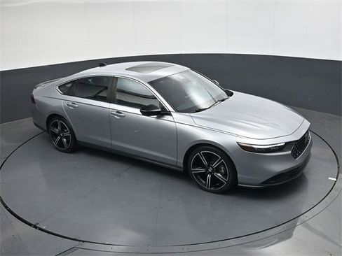 Used 2023 Honda Accord Sport image 19