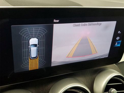 Used 2021 Mercedes-Benz GLC 300 4MATIC image 20