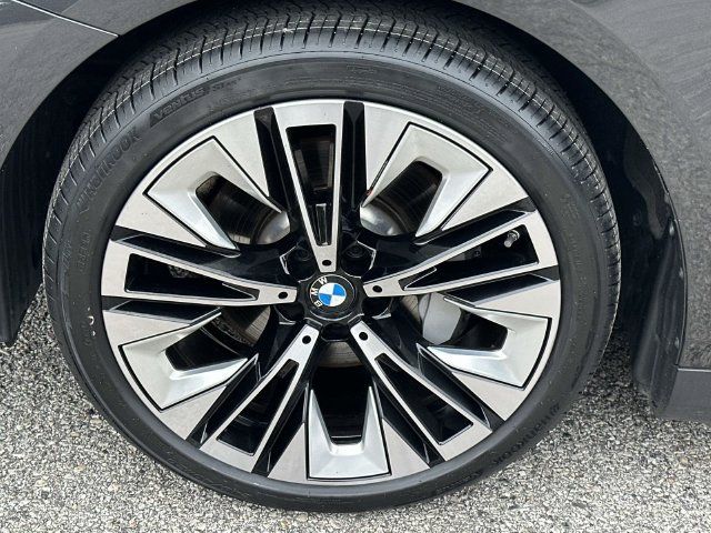 Used 2024 BMW 530i xDrive w/ Premium Package AWD/4WD image 13