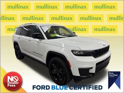 Used 2022 Jeep Grand Cherokee L Limited w/ Black Appearance Package AWD/4WD image 1